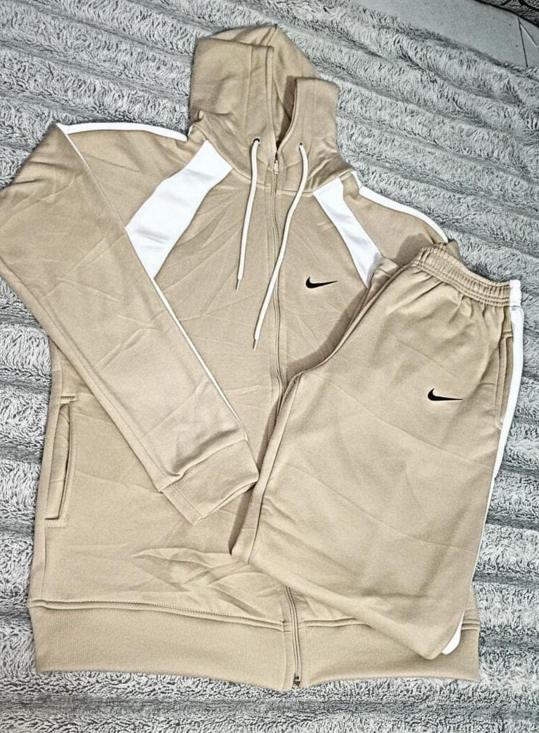 CONJUNTO SUDADERA NIKE BEIGE